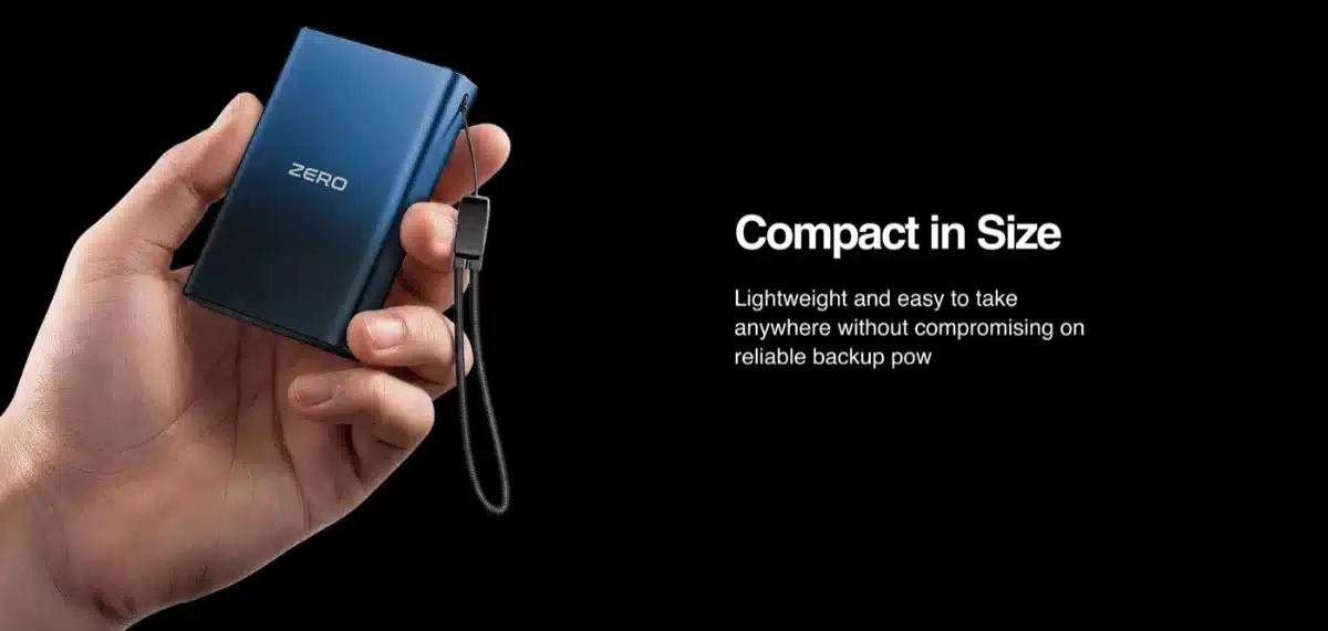 Zero Lifestyle Voltix V-100 10000Mah Power Bank 37 Zero Voltix V-100 in Gradient Blue held in one hand to show its compact size